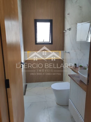 Foto 13: Sofisticação e Estilo Contemporâneo em Localização Privilegiada!