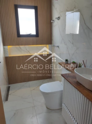 Foto 14: Sofisticação e Estilo Contemporâneo em Localização Privilegiada!