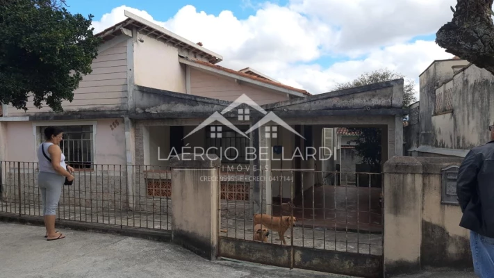 Foto 1: Casa de 3 quartos, no bairro Jardim Maria Augusta, em Taubaté