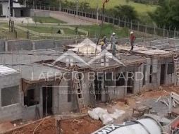 Imagem Casa de Condomínio de 2 quartos, 66m² no bairro Parque Residencial Maria Elmira, em Caçapava